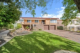 8 Webb Place, Weetangera