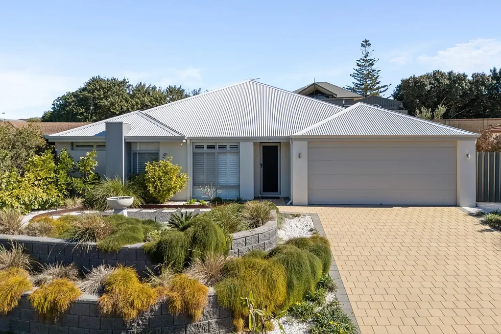 Two Rocks 4Kwarto Parkside, Beachside & Built to Impress on 821sqm!