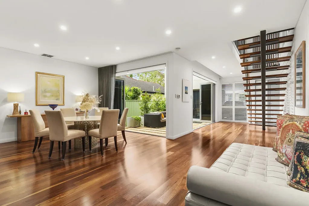 Caringbah South 4房 现代家庭奢华，尊享卓越室内外生活 Contemporary Family Luxury with Exceptional Indoor-Outdoor Living