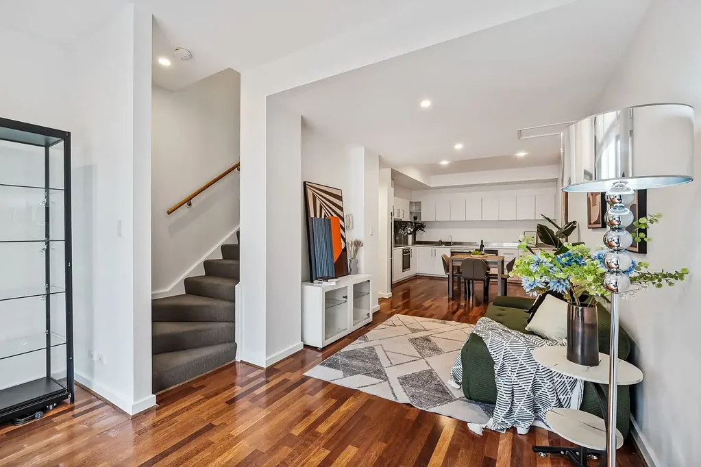 Adelaide 2房  A City-Fringe Home of Connection, Comfort & Convenience.