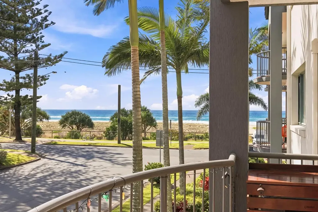 Bilinga 2 Slaapkamer Tahitian Vibes with Bilinga Beach Views & Tropical Resort Ambience