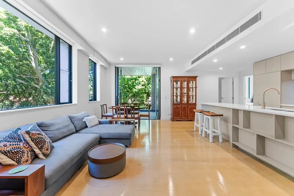 Five Dock 2ਬੈੱਡਰੂਮ Stylish & Sunlit - A Prime Opportunity in a Premium Complex