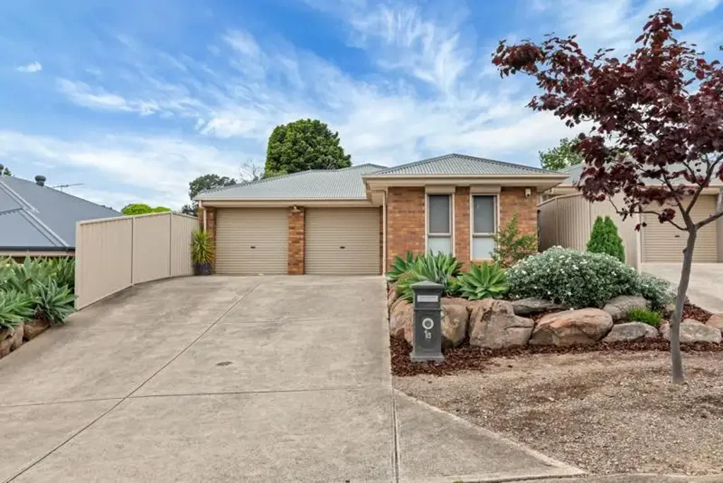 Ridgehaven 4 Bedroom BEAUTIFULLY PRESENTED FAMILY COURTYARD HOME