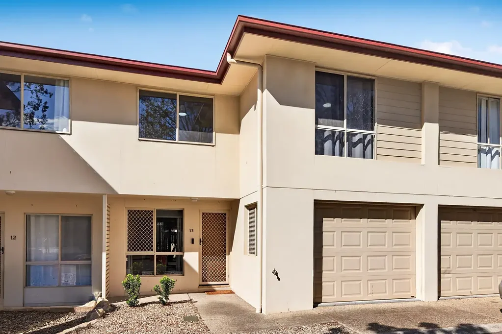 Eagleby 3Moenga Beautifully Updated Townhouse Offering Comfort, Convenience & Lifestyle