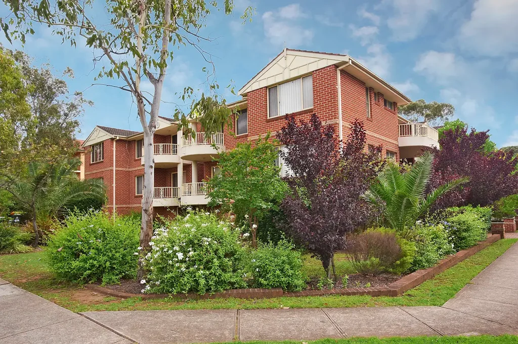 Views of Parramatta City, Close to school, Station and Parramatta Park
