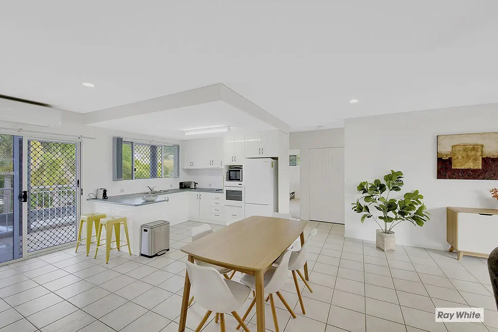PARTLY FURNISHED MODERN SPACIOUS UNIT ON THE BEACH!