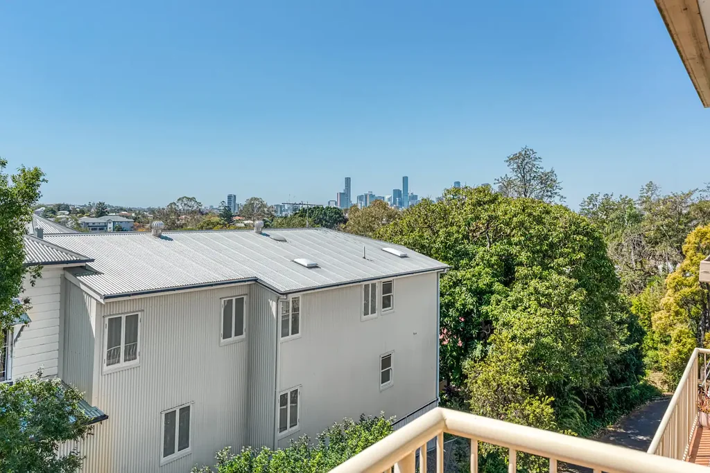 Toowong 2બેડરૂમ Bright North-Facing Top Floor Apartment in the Heart of Toowong