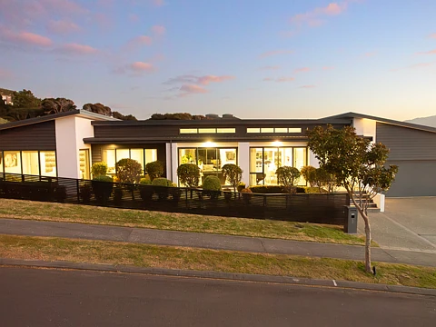 Aotea 4房  Sophistication with a View - AUCTION