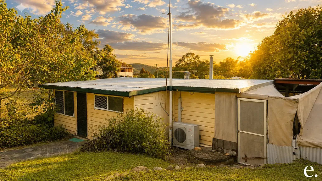 Mount Morgan 2ห้องนอน Unlock the Potential - A Renovator's Opportunity on a Generous 1,257m² Allotment