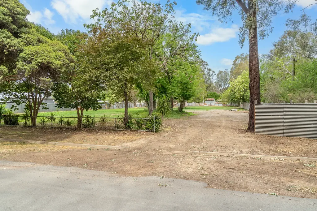 Violet Town BUILD YOUR DREAM HOME ON AN ACRE, WALKING DISTANCE TO TOWN