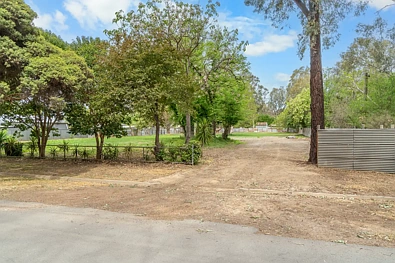 Violet Town BUILD YOUR DREAM HOME ON AN ACRE, WALKING DISTANCE TO TOWN