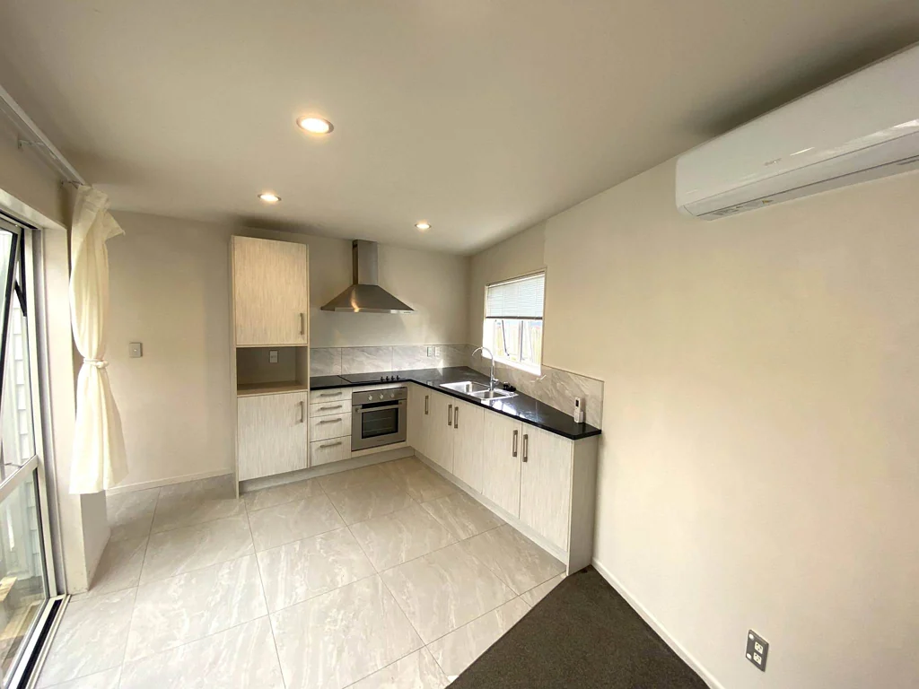 2 Bedrooms Independant Minor Handy Location