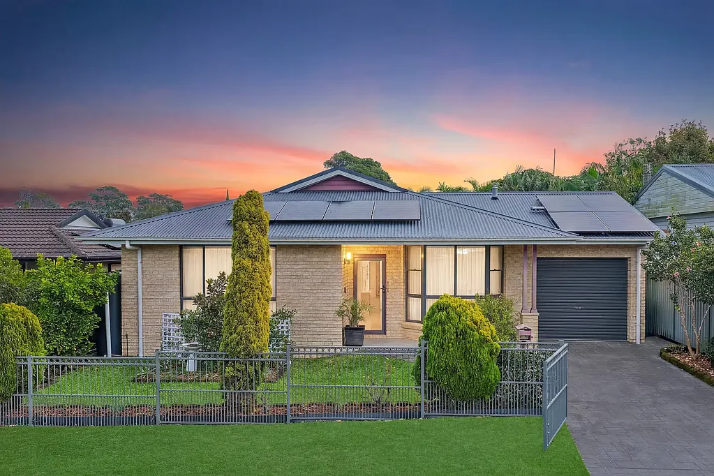 Toukley 2房  Incredible two bedroom home with pool close to the lake