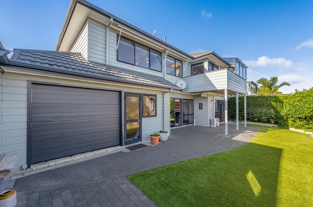 Bucklands Beach 3房 Macleans学区内珍品房源！坐拥标志性海景与天空塔景观，兼具实用性与舒适性，步行至海滩！ Macleans Zone Gem and Iconic Sea Views!