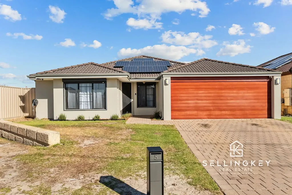 5 PILKINGTON STREET, Canning Vale, WA 6155