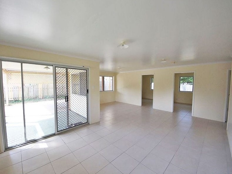 6 LOANE CR, LAWNTON QLD 4501, 0房, 0浴, House