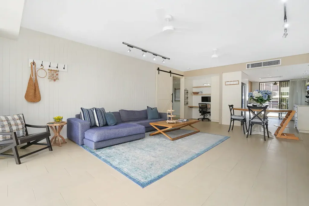 Contemporary Lifestyle & Space - Executive Waterfront Living in Darwin City