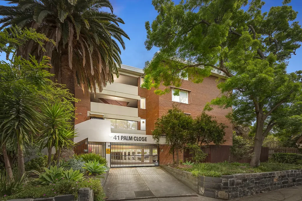 St Kilda 2部屋 A big beauty surrounded by palms and light
