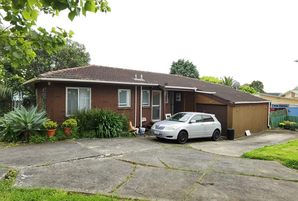 Cosy and charming 3 bedrooms home in central Manukau