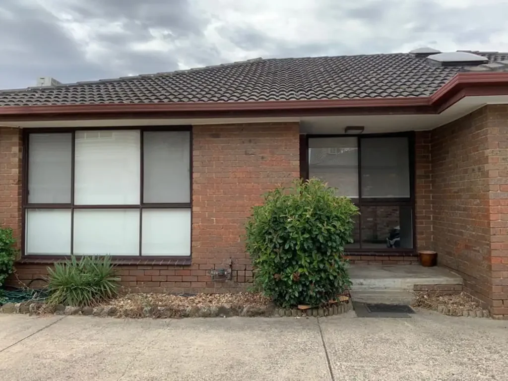 Delightful unit in Block of Three.