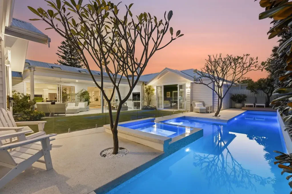 Applecross 4 Bedroom NEAR NEW DESIGNER LUXURY