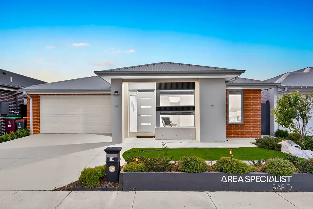Cranbourne 4침실 Modern Elegance, Premium Upgrades & Exceptional Convenience!