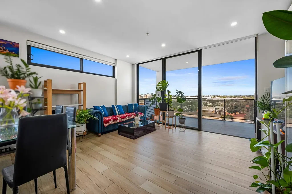Auburn 2Kwarto ON LEVEL 5 AND WITH VIEWS FROM PARRAMATTA TO THE CITY