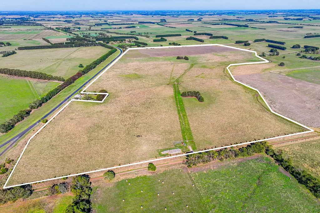 Ballangeich  Productive 160 Acres with Prime Location, Water Security & Build Potential