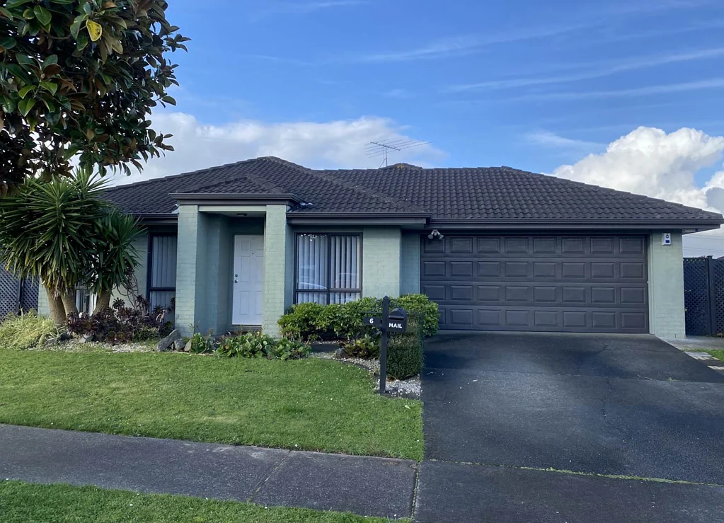 Beautiful 4-Bedroom Family Home in Desirable A...