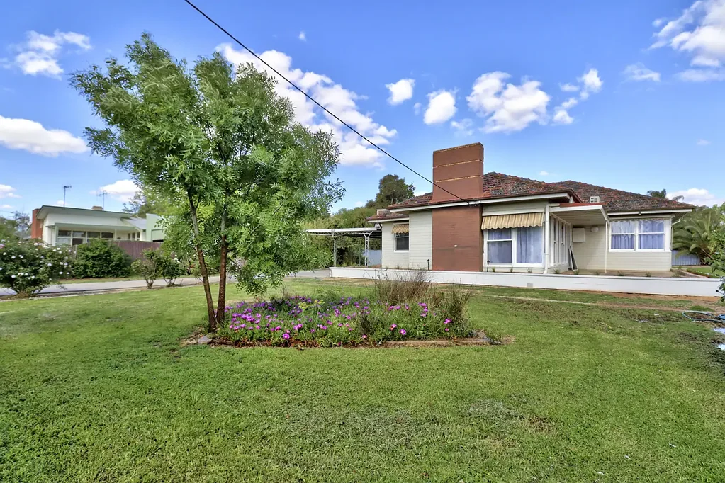 92 Crispe Street, Deniliquin, NSW 2710