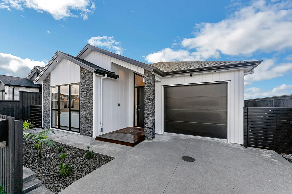 Milldale 4Moenga Prime Location - Great Price !!