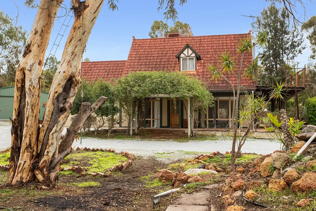 10 Tamma Road, Bakers Hill, WA 6562