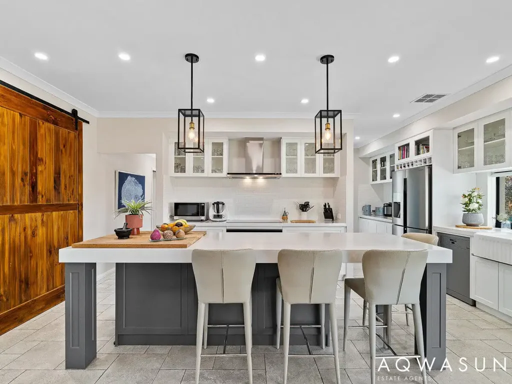 Golden Bay 3 Bedroom PERFECTION plus Study/Bed 4, outdoor spa & so much more............