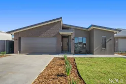 13 MAHER CCT, Griffith