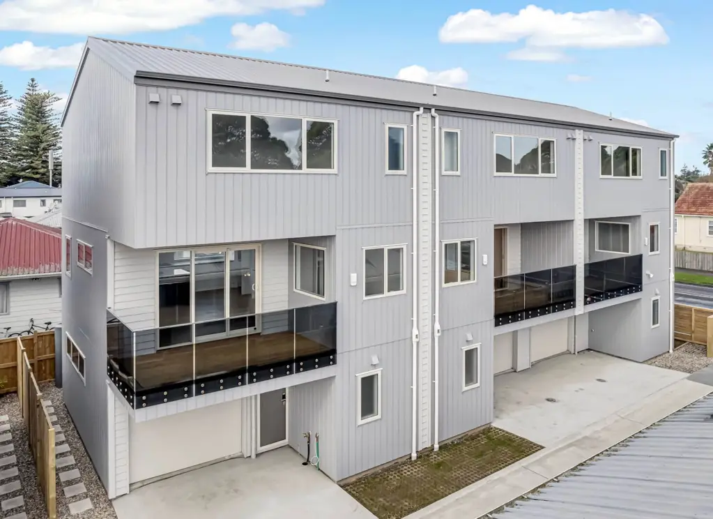 Point England 3房  Urgent Sale - Last Corner Unit, C.V 1.1M