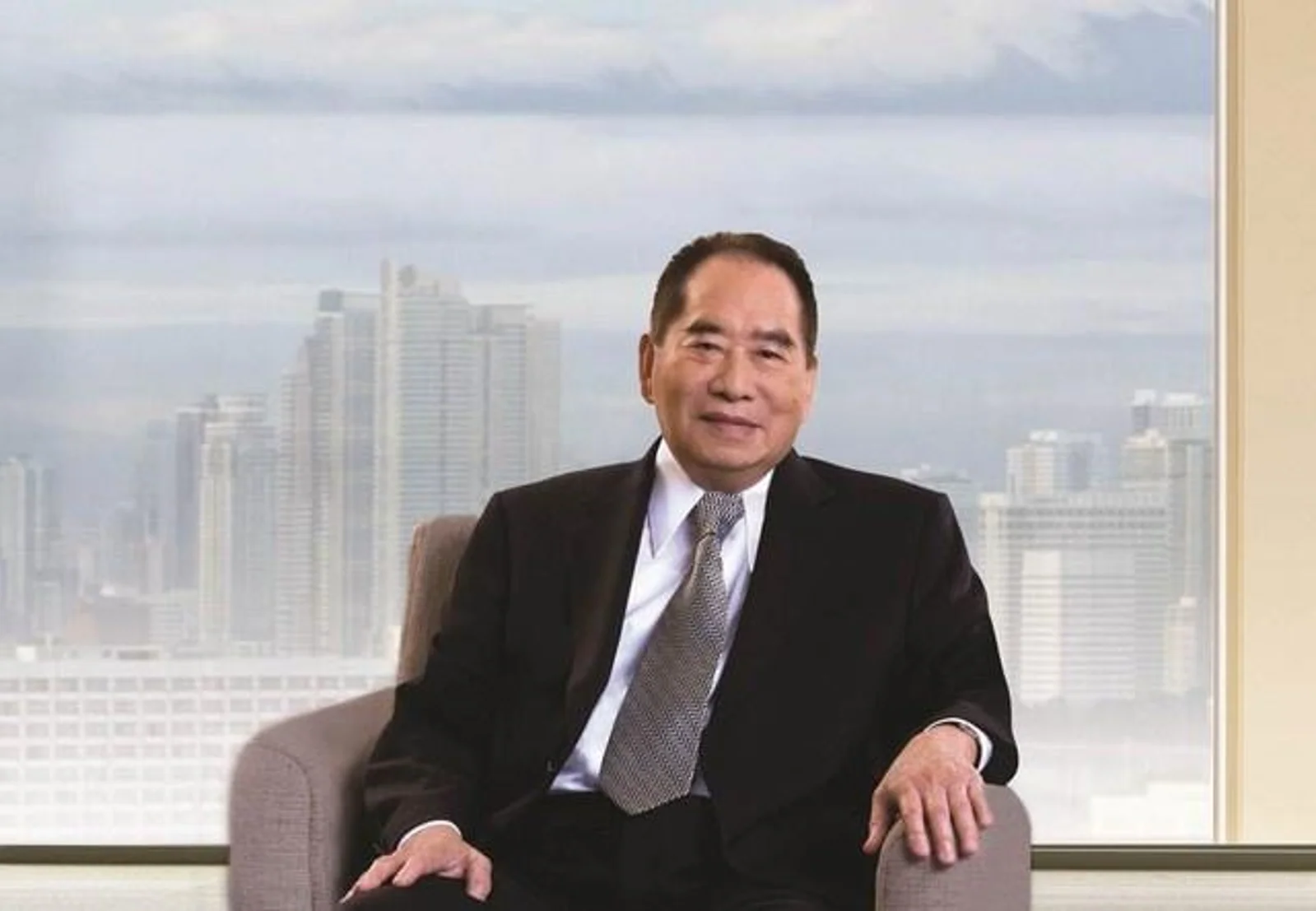菲律宾首富去世:从穷小子做到千亿身家,带着乡情投资中国