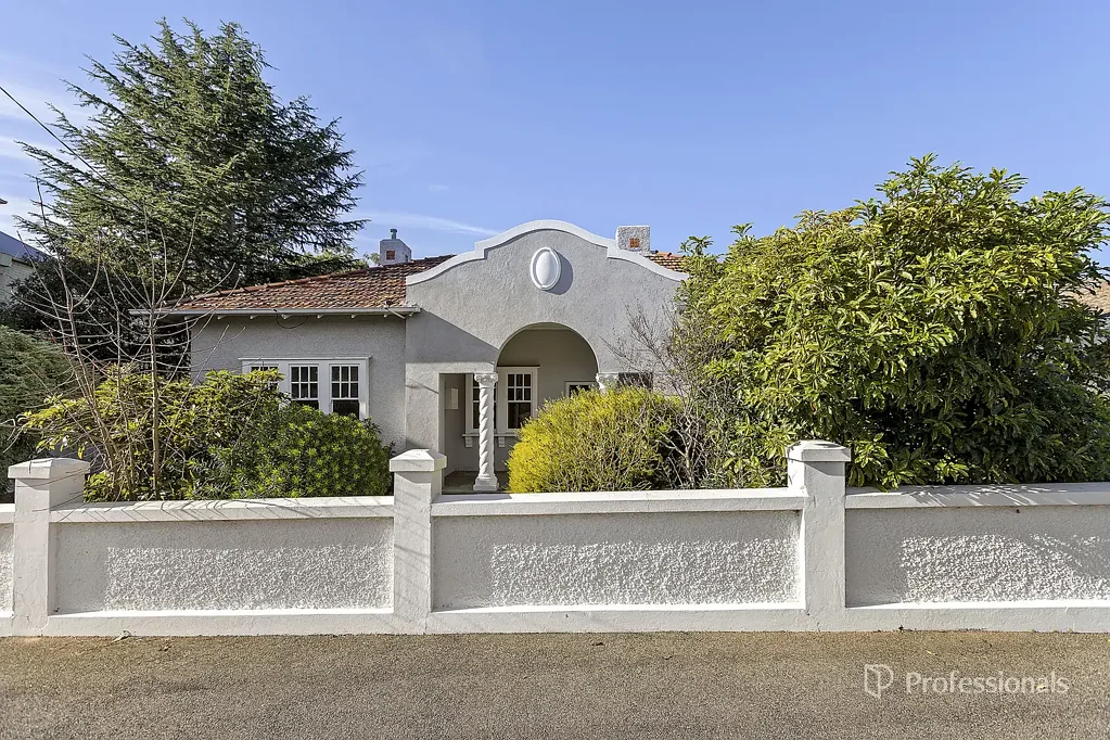 Maryborough 4房  Central Charm on a Generous Block