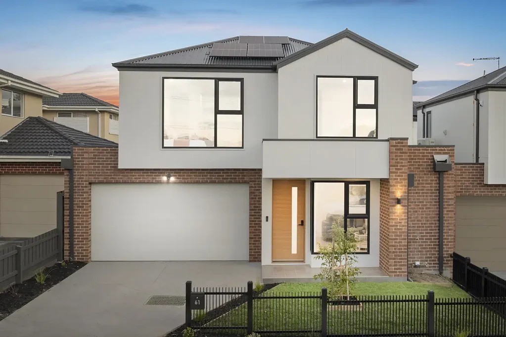 Ferntree Gully 4Zimmer Contemporary Family Living Across Two Levels