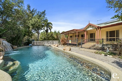 Mareeba 4Moenga 5 ACRES, FAMILY HOME + POOL, IDEAL FOR HORSES!