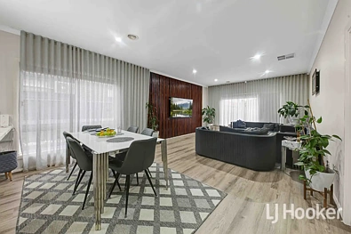 Brookfield 4Moenga Modern Family Living with Stylish Renovations & Move-In Ready Comfort