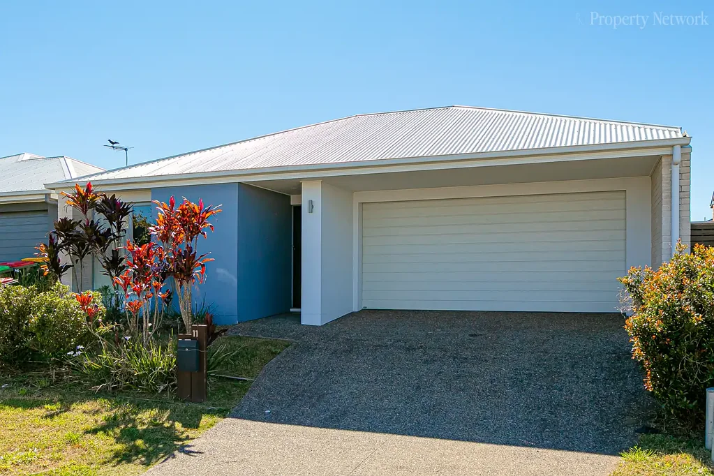 Strathpine 4房 Meadows Estate 现代家庭生活，带泳池、太阳能和管道空调 Modern Family Living with Pool, Solar & Ducted Air in the Meadows Estate