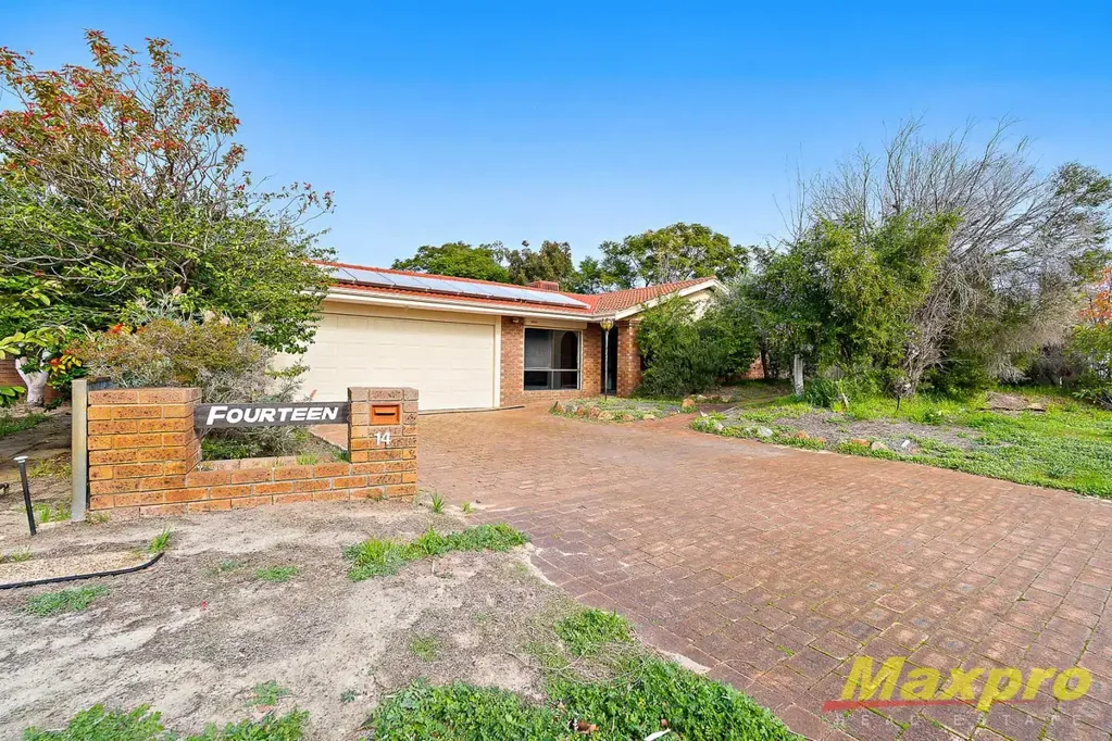 Family Home with Separate Studio, Solar Panels & Multiple Outdoor Living Areas