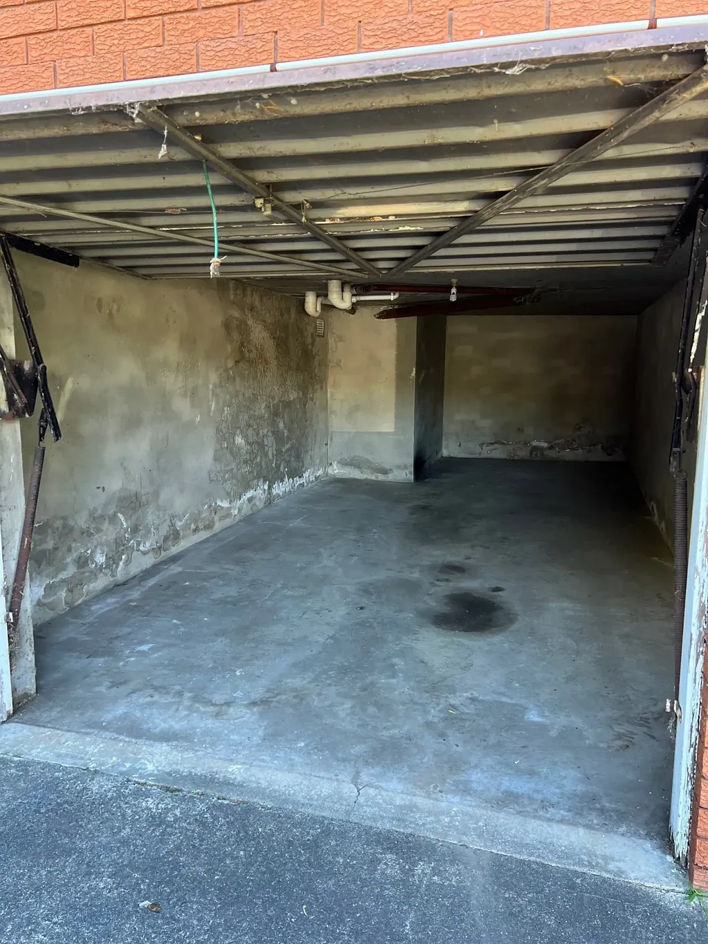 Lock-Up Garage for Rent – Dover Street, Summer Hill
