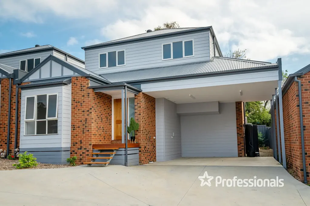 Yarra Junction 3房  BRAND NEW IN THE HEART OF TOWN- STYLISH, CENTRAL & READY TO MOVE IN