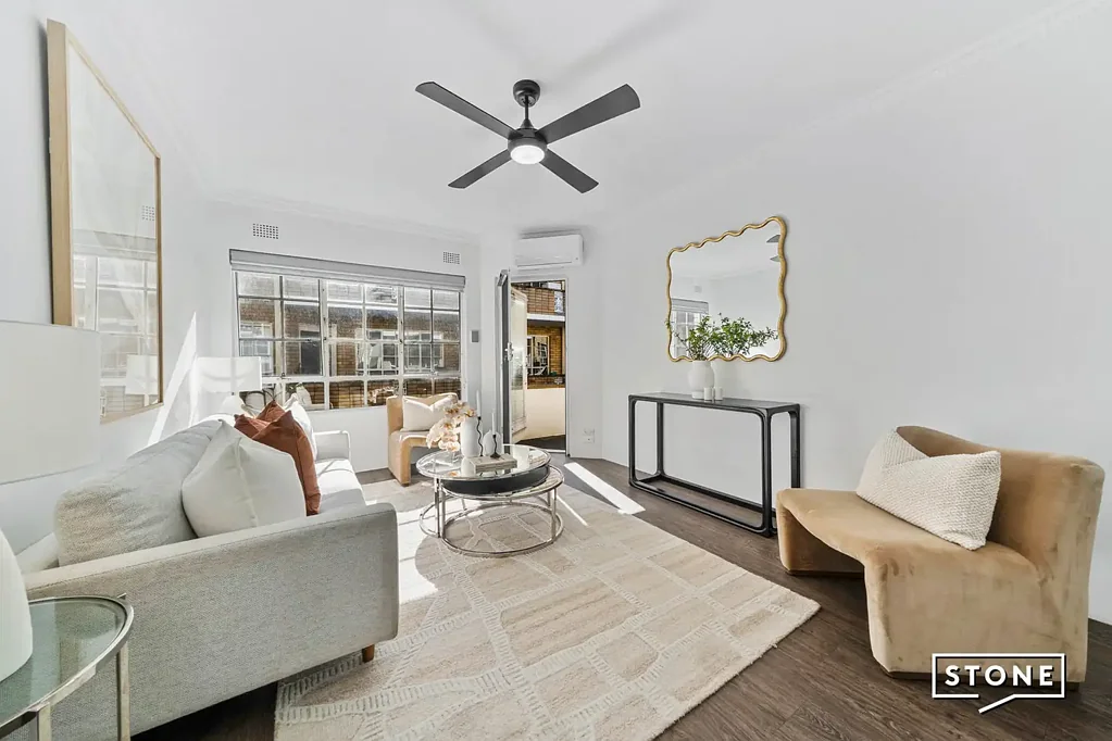 North Parramatta 2房 宽敞生活空间，时尚现代翻新 Spacious Living with Stylish Modern Updates
