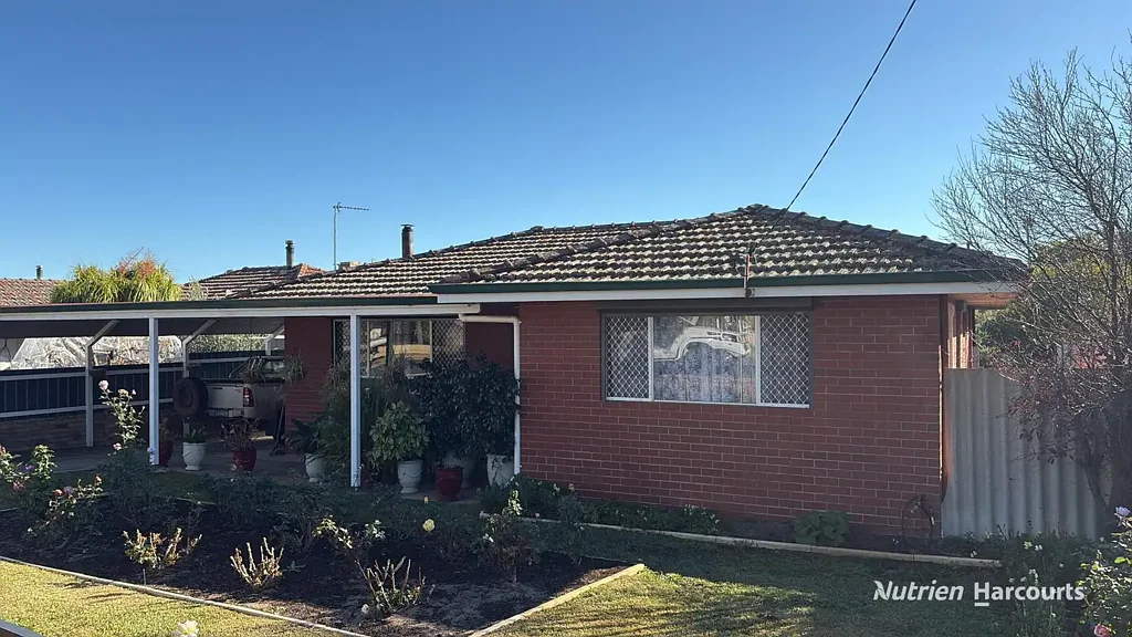 Narrogin 3房  Spacious Living & Entertaining on 855m²
