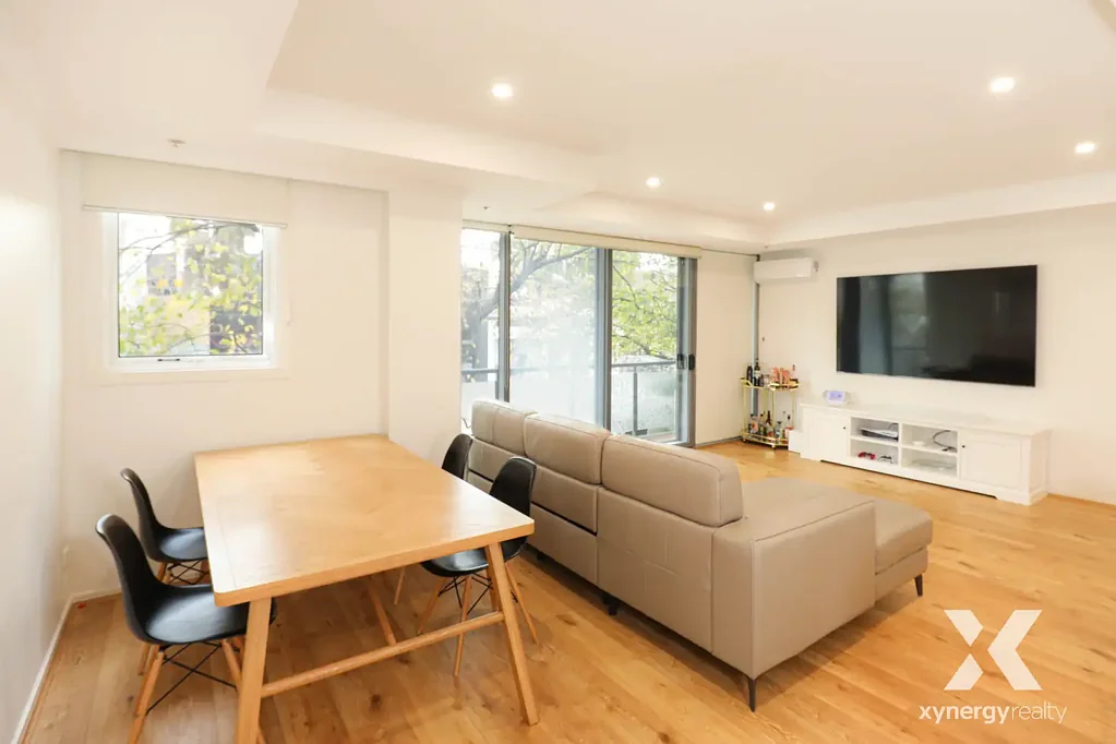 Step into a Furnished Renovated Apartment in the Heart of South Melbourne's Finest Gem!