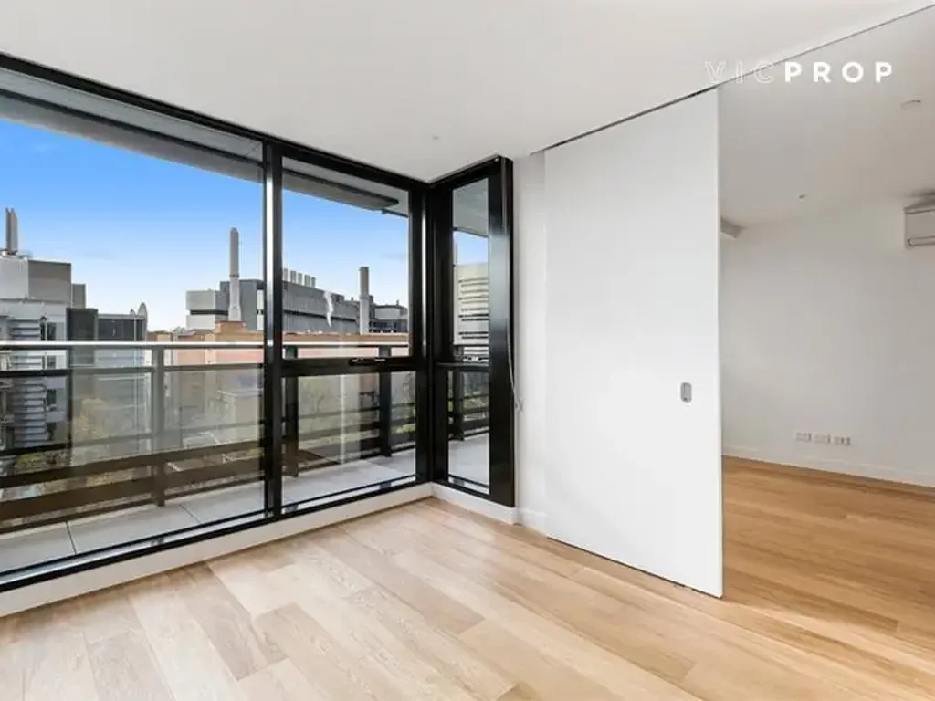 STUNNING VIEW APARTMENT IN NORTH MELBOURNE