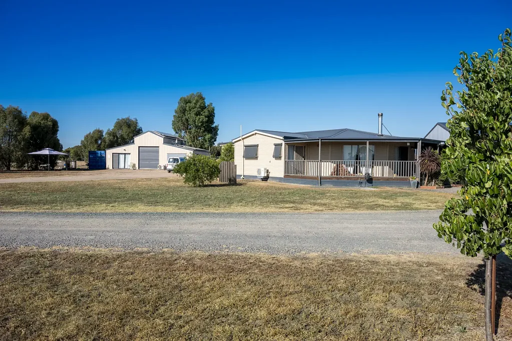 Benalla 4ห้องนอน Adaptable property with enviable lifestyle opportunities just minutes from Benalla