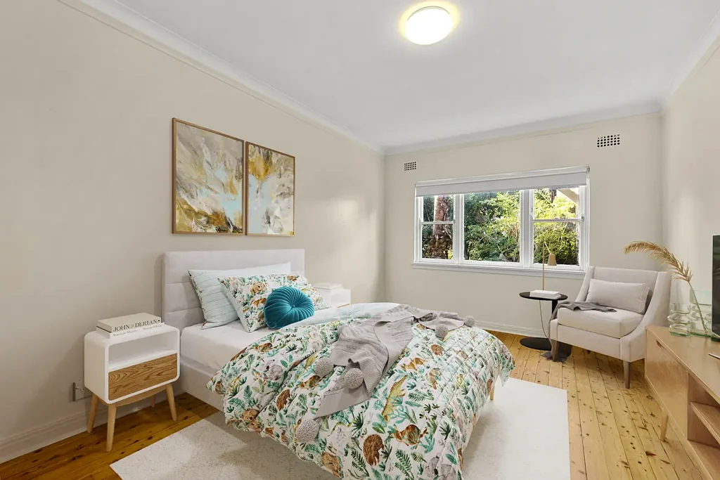 Huge Quiet Art Deco with Polished Floors